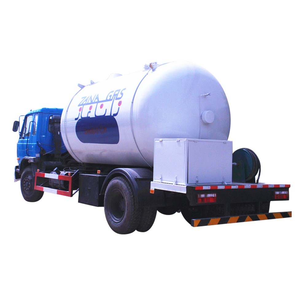 4*2 8000 Liter Flüssiggasspender