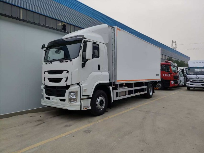 Isuzu GIGA 10-Tonnen-Kühlwagen